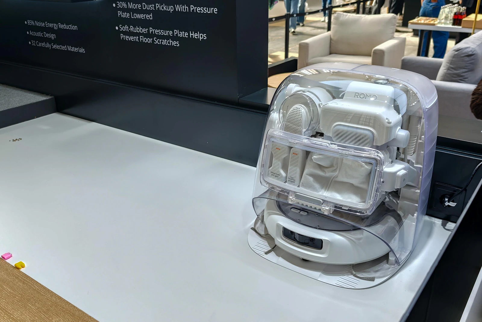 DJI Romo 2: Robot hút bụi leo bậc, hút mạnh mẽ và bảo mật tối đa - Hình 4