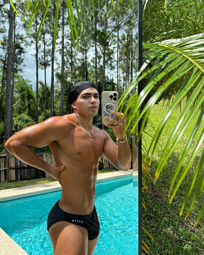 sebastian 690.jpg