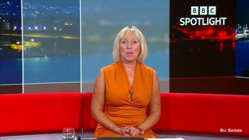 09.02 22.30.00 Spotlight; Weather. E56 The latest news, sport, we....ts snapshot 08.15.450