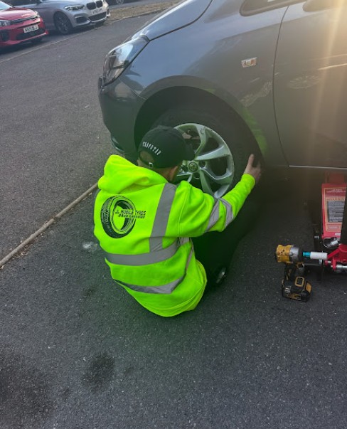 Best Emergency Mobile Tyre Fitter in Chinbrook.jpg