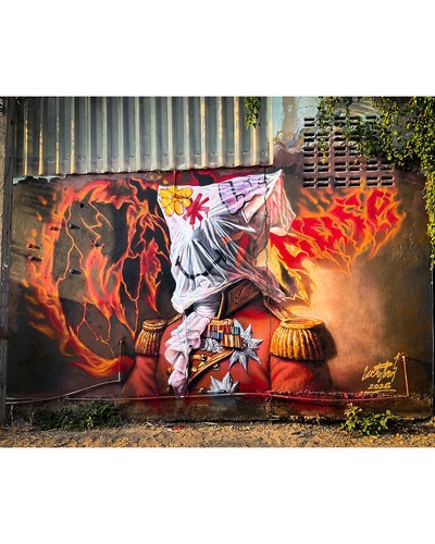 LuckyLeg Street Art Thailand 69a81b688669b 700 bordered.jpg
