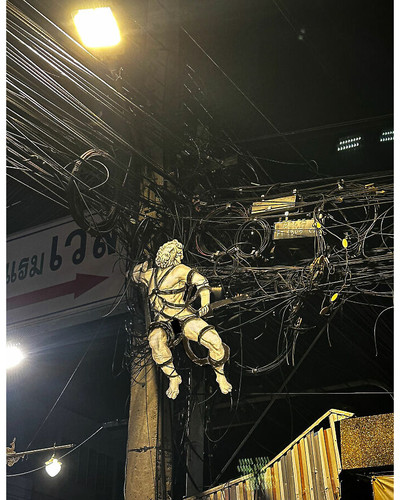 LuckyLeg Street Art Thailand 69a81da91ee98 700 bordered.jpg