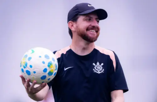 Sob pressão, Corinthians se prepara para clássico contra Palmeiras