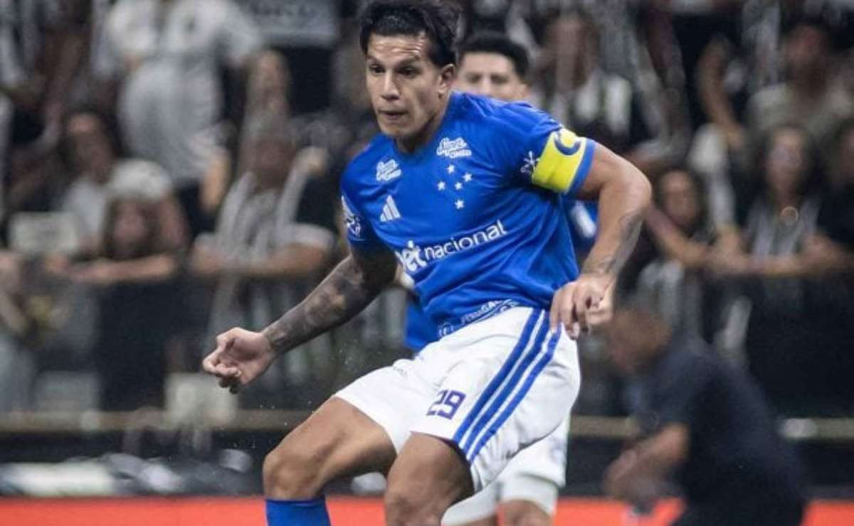 Desfalque de capitão pode abrir chance para Zé Lucas em duelo decisivo do Cruzeiro contra o Bragantino