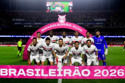 Calleri marca dois e São Paulo foge da parte baixa da tabela