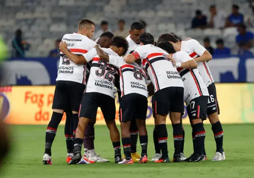São Paulo promove 50º jogador da base na tentativa de reverter crise