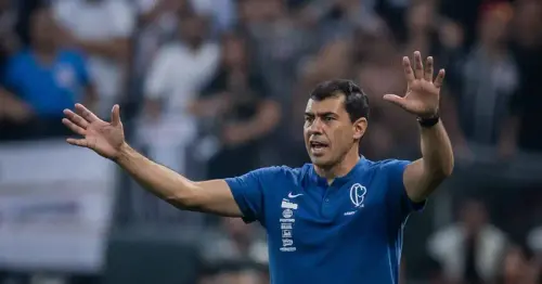 Corinthians considera retorno de Carille em meio à busca apressada por treinador