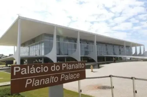 Alerta no Planalto: Governo teme ofensiva de Big Techs e desinformação para beneficiar Flávio Bolsonaro