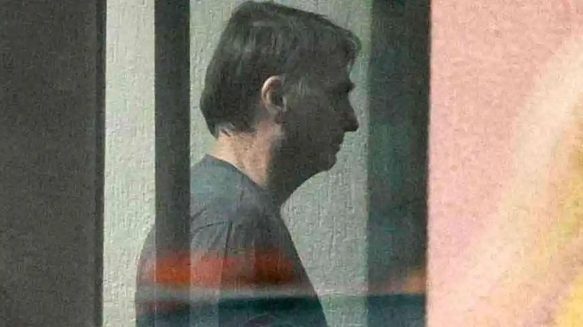 Em delírio golpista, Flávio Bolsonaro desafia o STF e promete receber faixa de pai presidiário