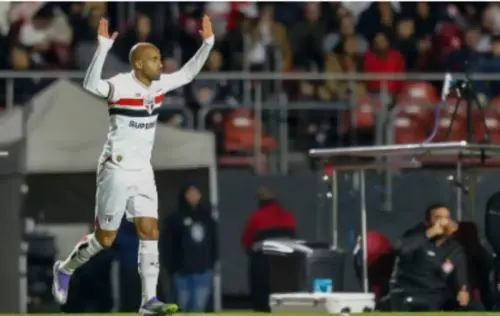 Lucas Moura surpreende ao falar de renovação e deixa futuro no São Paulo em aberto