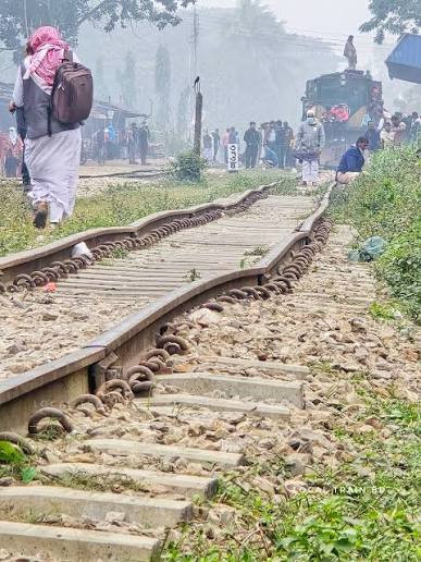 filthyjeettrain.jpg