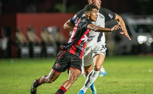 Corinthians amarga empate em casa e segue no limite da zona de rebaixamento
