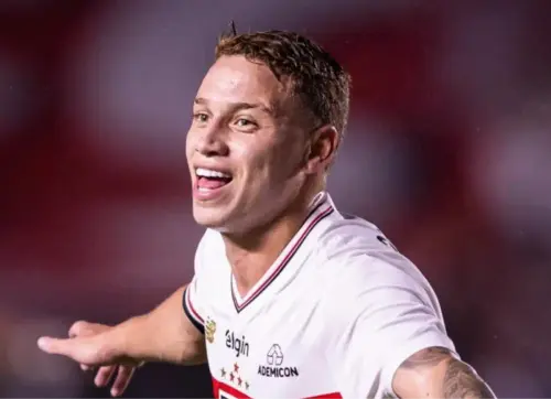 Retorno antecipado? Lateral é avaliado para voltar ao Morumbi após passagem na Europa