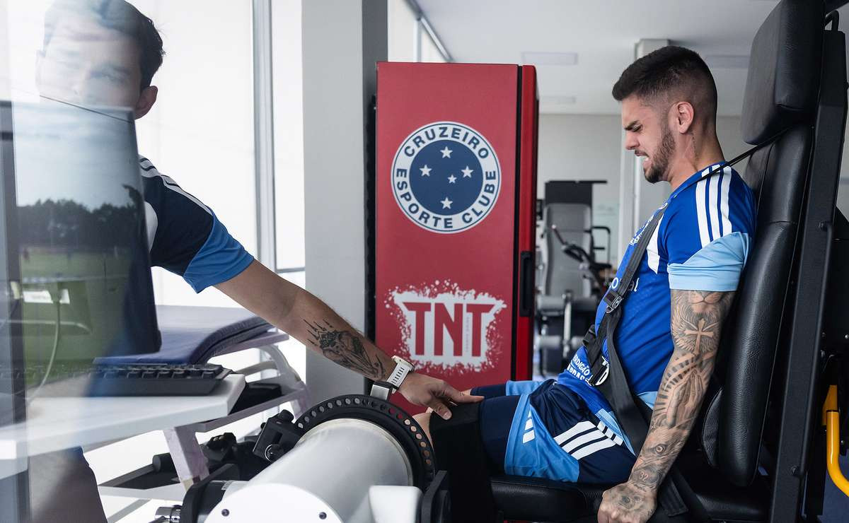 A recuperação de Gabriel Pec é um enigma para o Cruzeiro na reta final do Brasileirão
