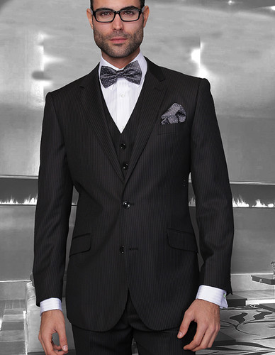 Grooms Tuxedos: Find the Perfect Wedding Tuxedo for Your Big Day.1