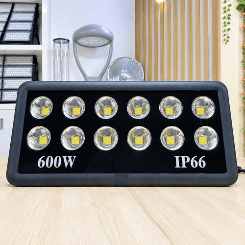Den Pha Ly Led Floodlight Citilight CTL130F 600W LED900 WW NW CW 220 240V 90000lm (1).2
