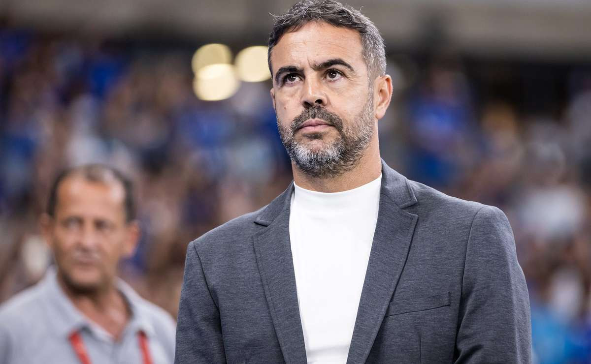 Artur Jorge aposta em Gerson como chave para reverter desempenho do Cruzeiro na temporada