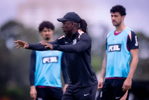 Muda tudo: Seedorf transforma ambiente no Corinthians e reativa confiança do elenco