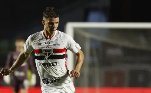 Calleri desfalca São Paulo e jovem ganha chance contra Santos