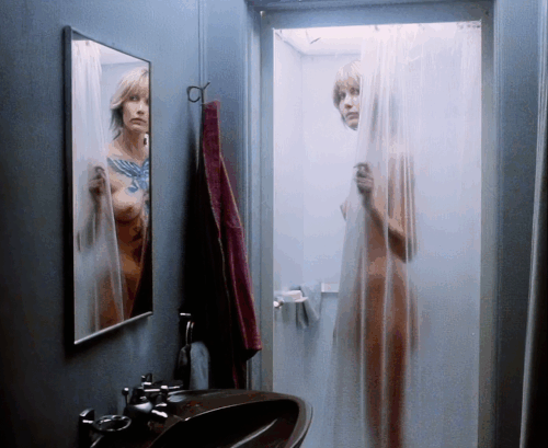 Mkone MaudAdams Tattoo 2 pnat1 (1).gif