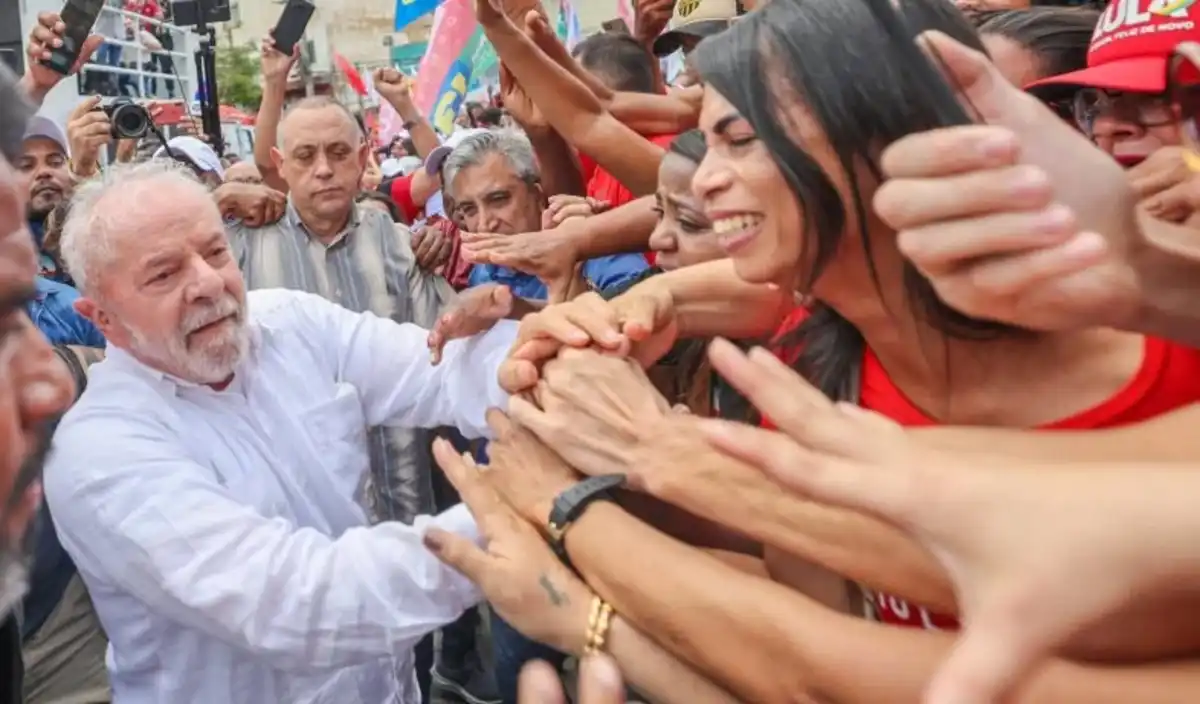 Lula defende investimentos no Rio e declara que seu único compromisso é com o povo