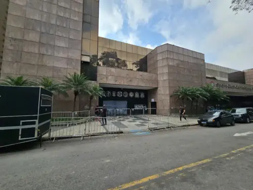 Corinthians adianta R$ 10 milhões da cota de direitos de transmissão negociada com FFU