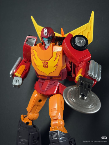 Takara Tomy Transformers MPG 20 Hot Rod Style Gen 06b.jpg