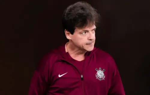 Diniz ameaçado? Corinthians discute Luís Castro e recebe dois nomes