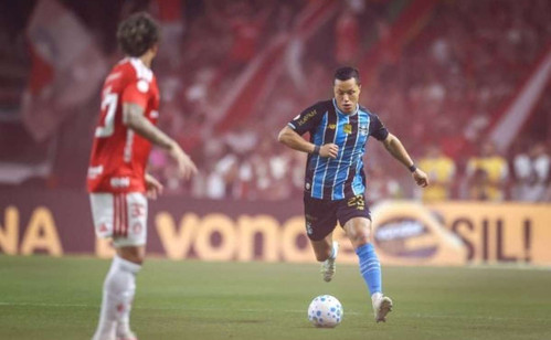Cobrança de dívida coloca Cruzeiro e Grêmio em situação delicada