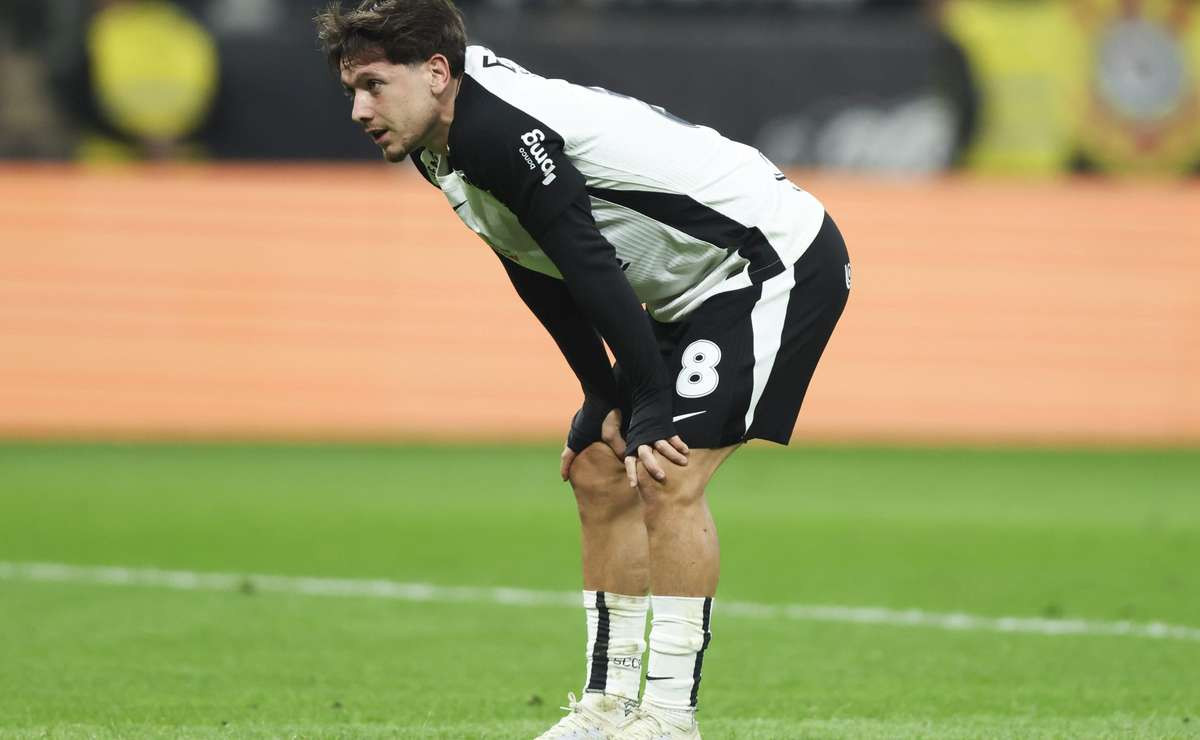 Rodrigo Garro alerta sobre clima tenso no Corinthians e clama por união