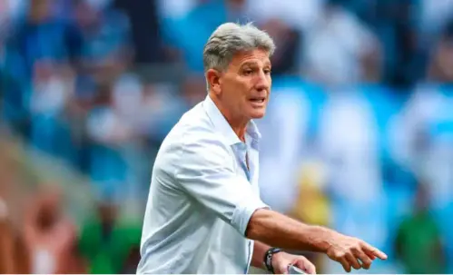 Renato Gaúcho pede apoio incondicional da torcida para salvar o Grêmio na corrida contra o rebaixamento
