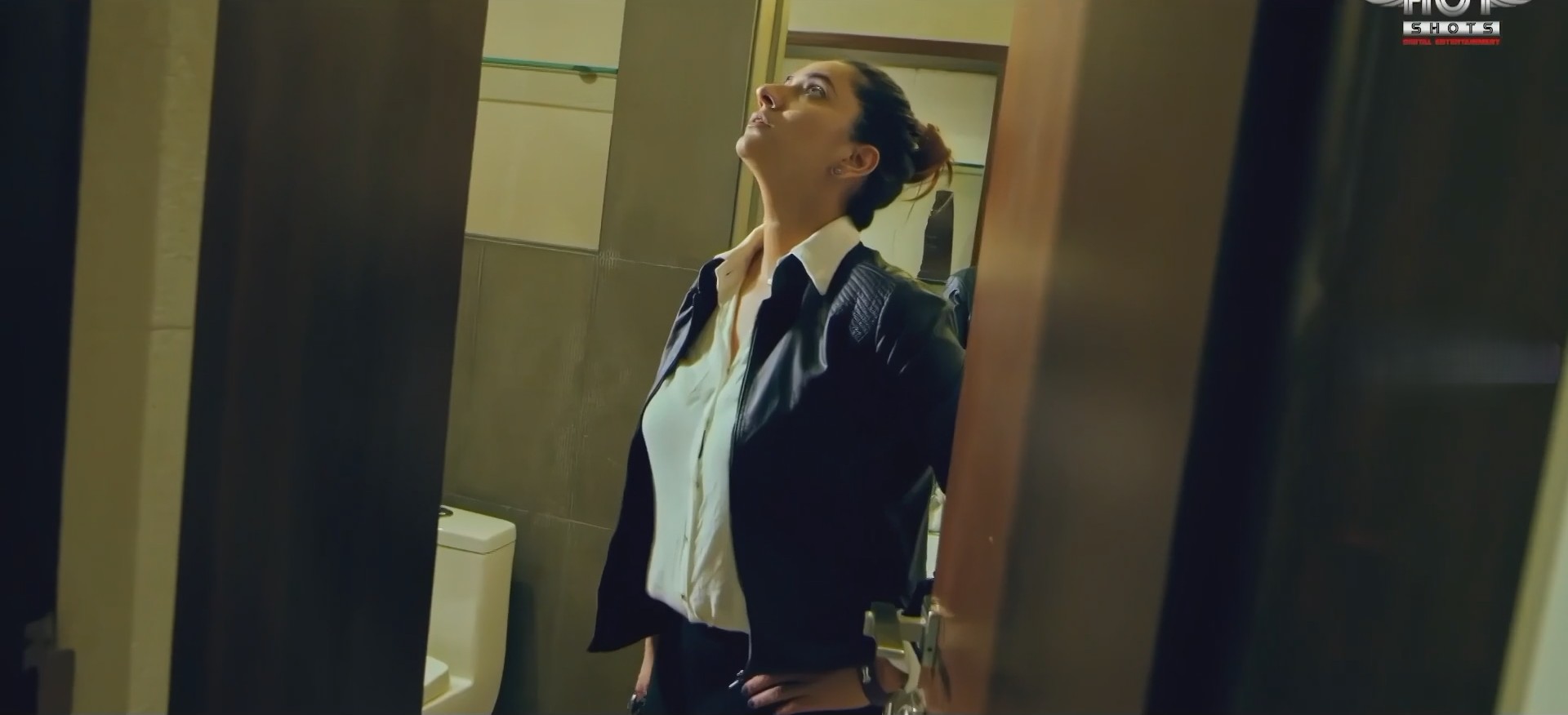 Agent Mona (2020) HotShots Uncut Hot Short Film 1080p WEB DL 650MB(1Filmy4Wap.Cloud).mkv snapshot 15
