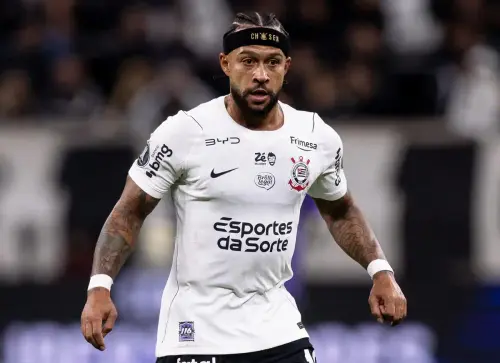 Memphis Depay reencontra a Fiel na Arena após trauma na Libertadores e vive pressão