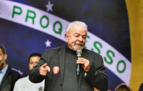 Em Santa Catarina, Lula escancara o abismo entre o futuro da educação e o retrocesso bolsonarista