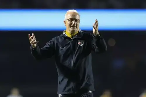Dorival freia Cotia e explica por que ainda evita lançar mais garotos no São Paulo