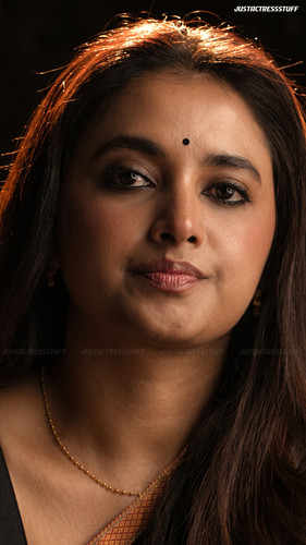 priyanka 67854234604.jpg
