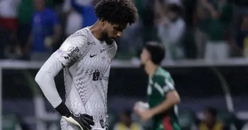 Hugo Souza pede desculpas para a torcida após goleada do Palmeiras