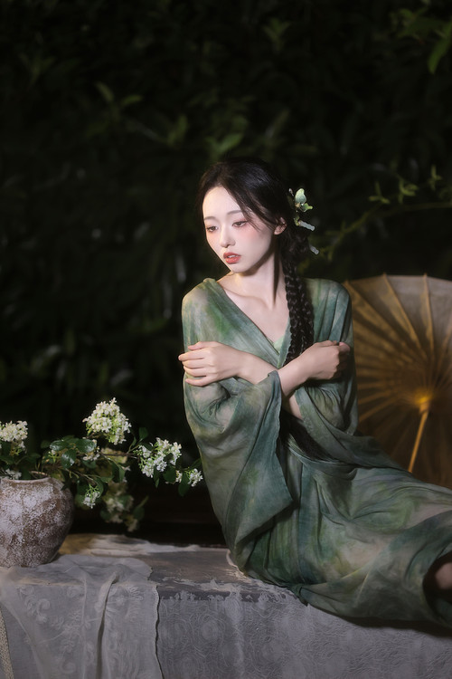 vrobXIX3R57HYEL0.jpg