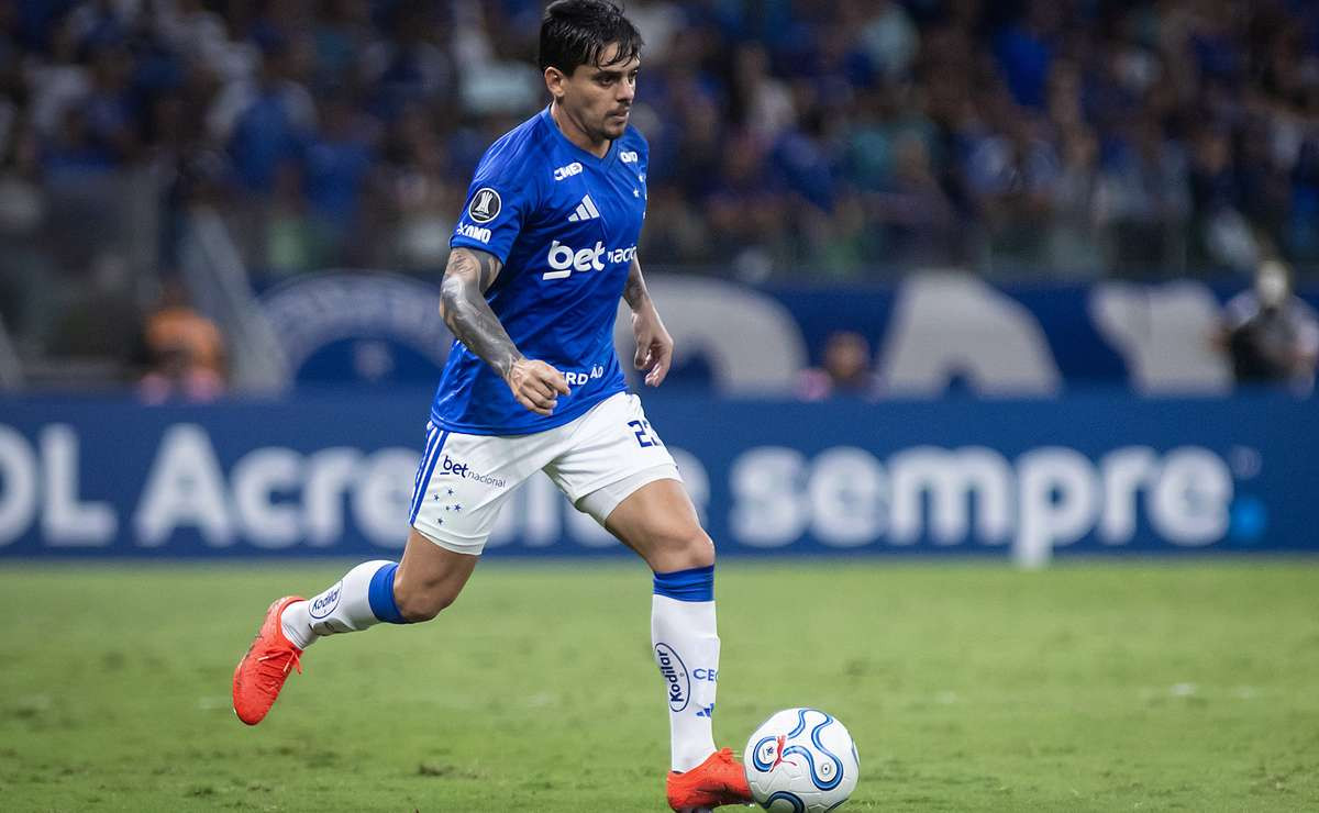 Ausência de Fagner marca estratégia ousada do Cruzeiro em duelo decisivo contra o Bragantino