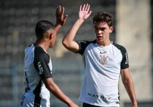 Corinthians precisa vencer por 2 gols para sonhar com a semifinal contra o Flamengo