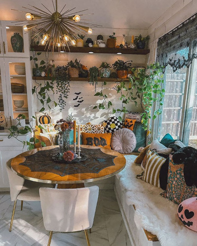 Halloween Decorations Interior22 6528d449b04ca 700.jpg