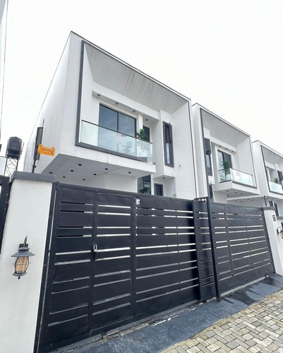 Construction of a Luxury 5-Bedroom Smart Home in Lekki Phase 1, Lagos State