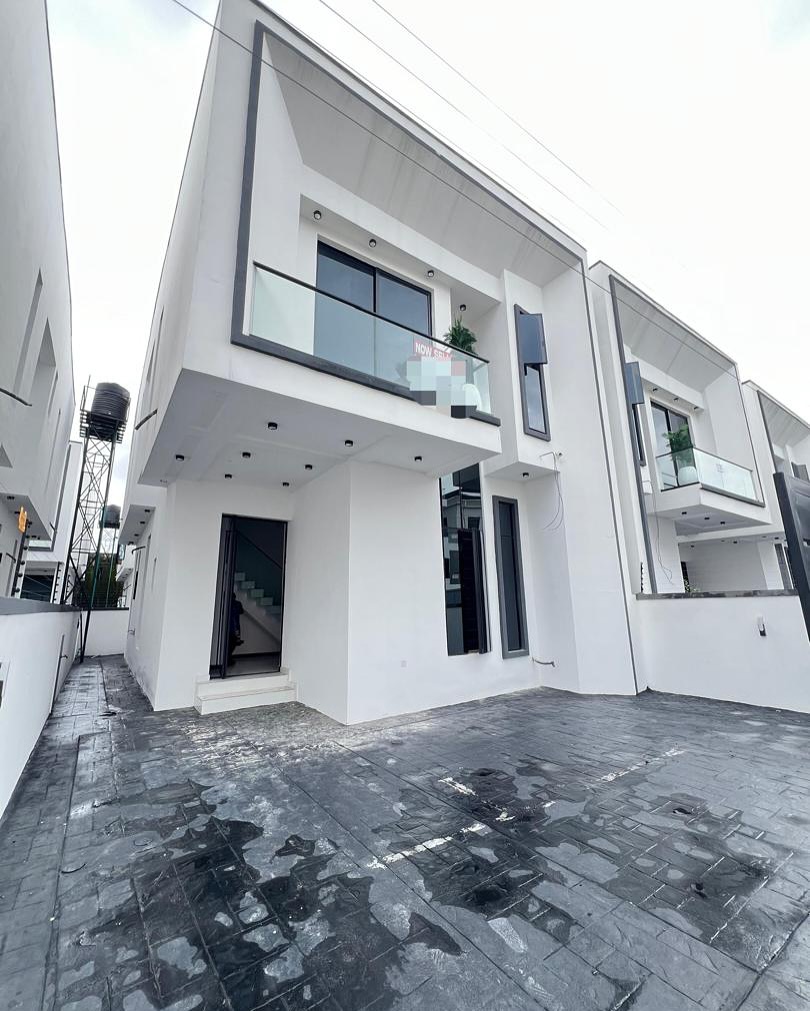 Luxury 5-Bedroom Smart Home - Private cinema room view 3
