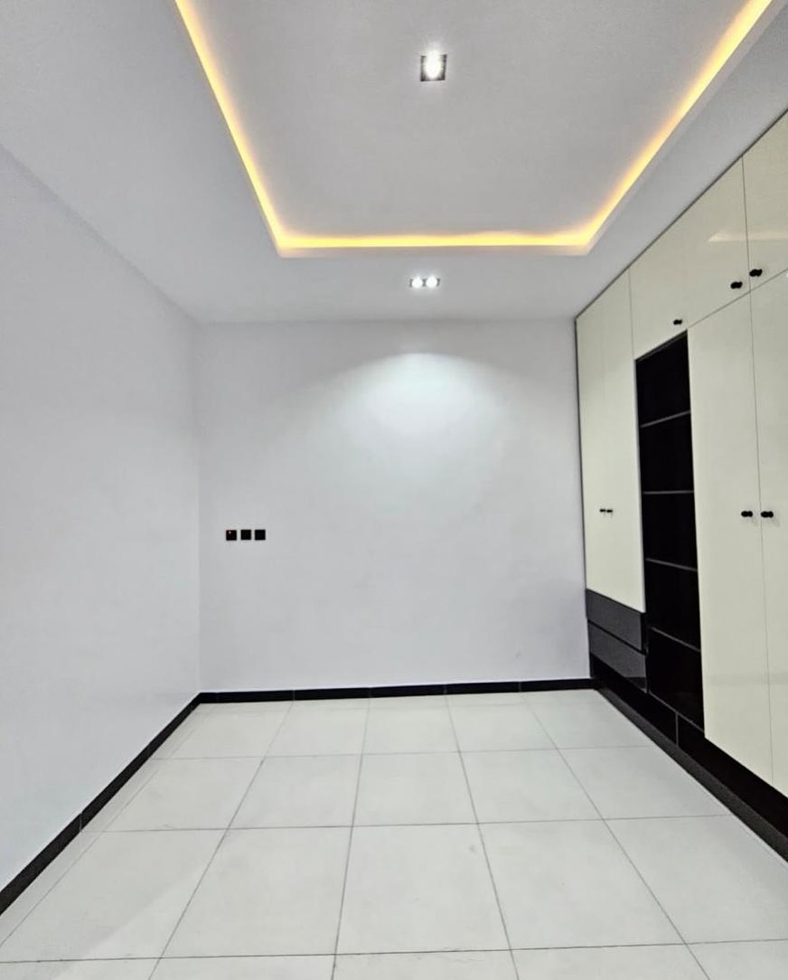 Luxury 5-Bedroom Smart Home - Integrated smart automation controls view 2