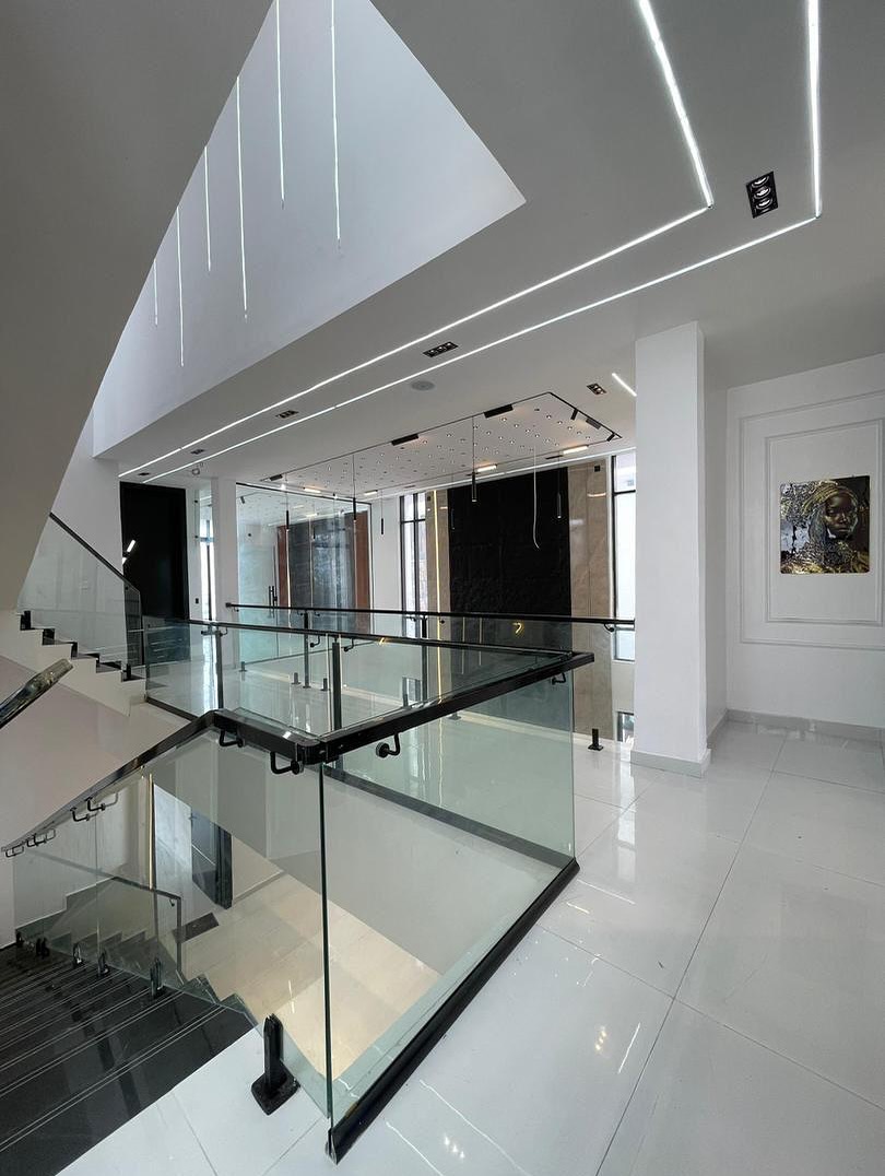Luxury 6-Bedroom Contemporary Home - Integrated audio and lighting system view 6