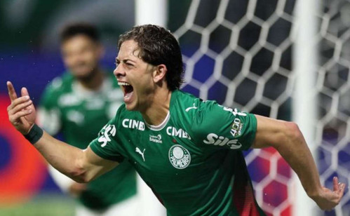 Giay supera críticas, faz jogo perfeito no Derby e se consolida como ala