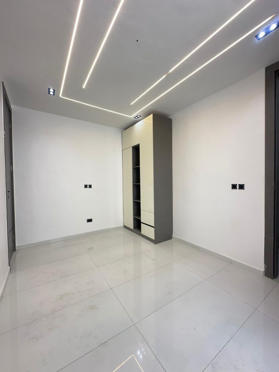 Luxury 5-Bedroom Fully Detached Residence - Interior room view 8