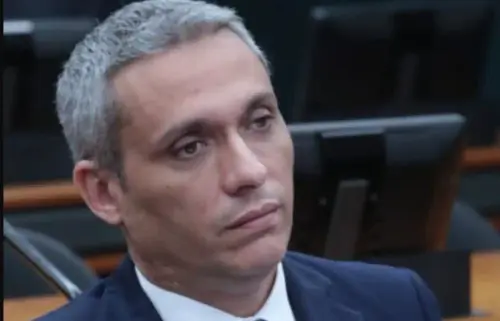 Áudio vazado de Gustavo Gayer expõe pânico da extrema direita com virada da campanha de Lula