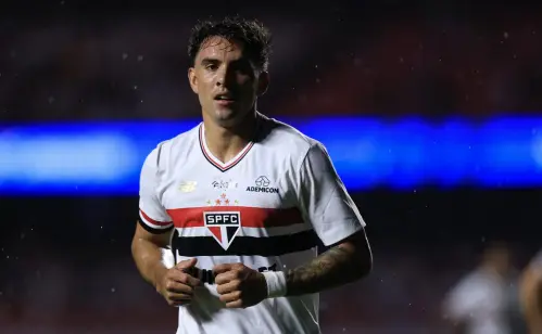 Afastado, lateral treina na Argentina e planeja voltar ao São Paulo em 2027