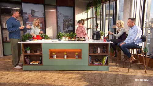 Morning Live 141026.mp4 snapshot 00.58.09.620